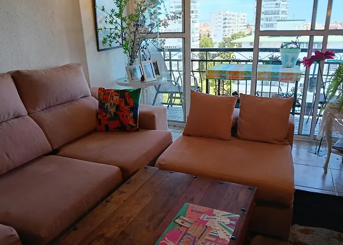 Coty\'S Beach, Habitaciones En Casa Compartida